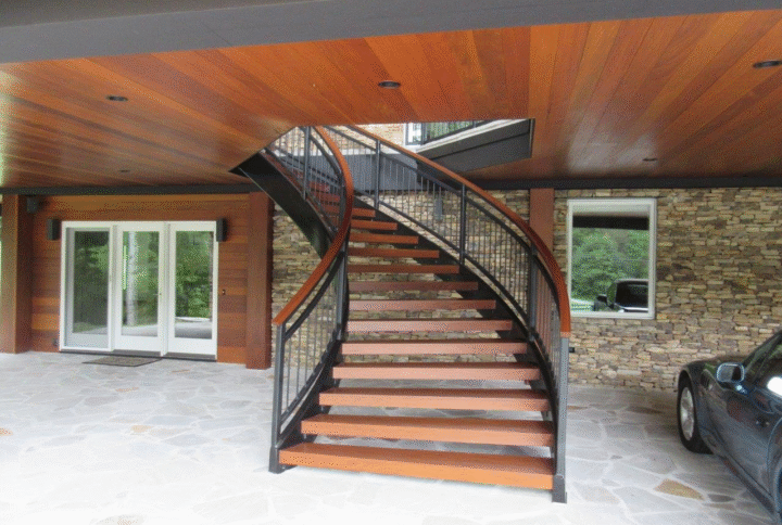 Ipe decking and stairs in Tennessee